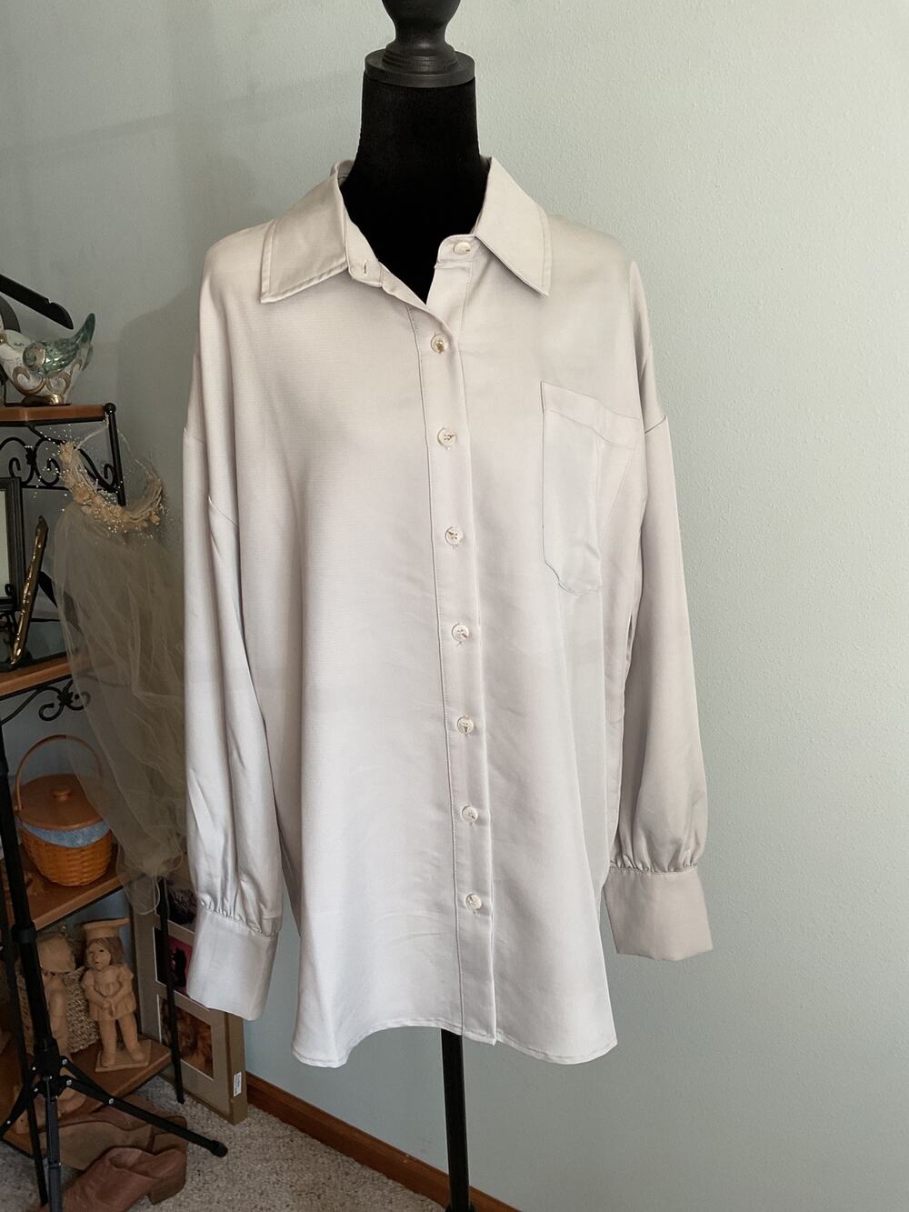 Mystree Womens M NWT Grey Soft Knit Button Down Shirt Lee Tracy Boutique Basics